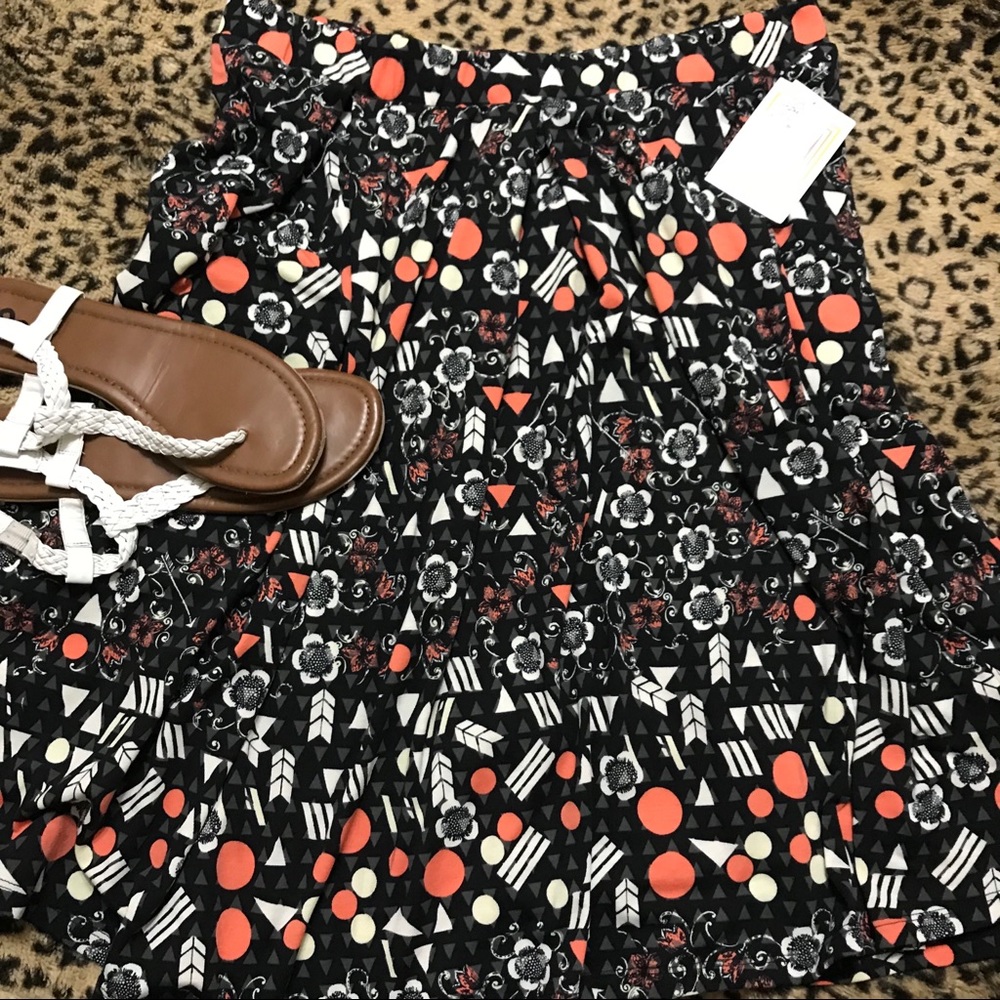 XL NWT LuLaRoe Madison Skirt